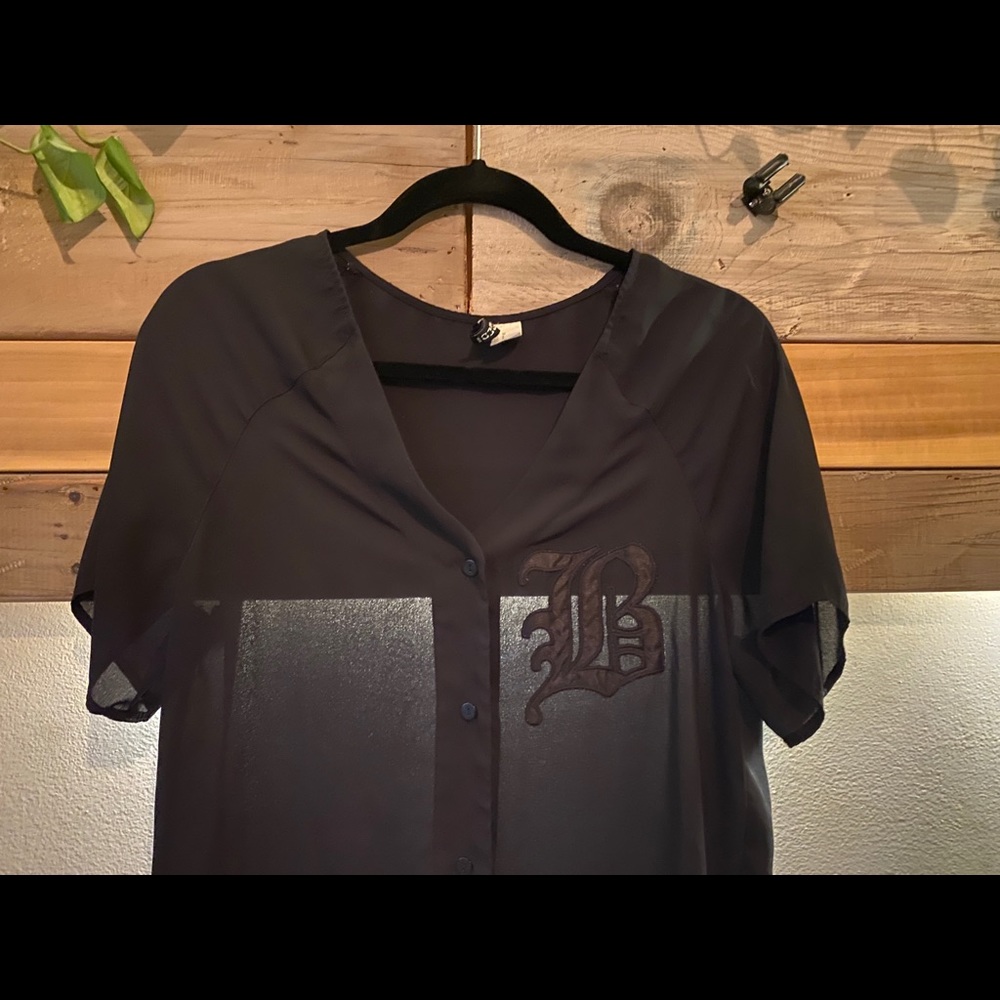 DIVIDED H&M Black Button Down Jersey Short Sleeve - Picture 6 of 7